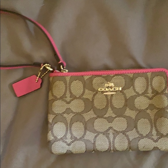 Coach Clutch - Picture 1 of 1